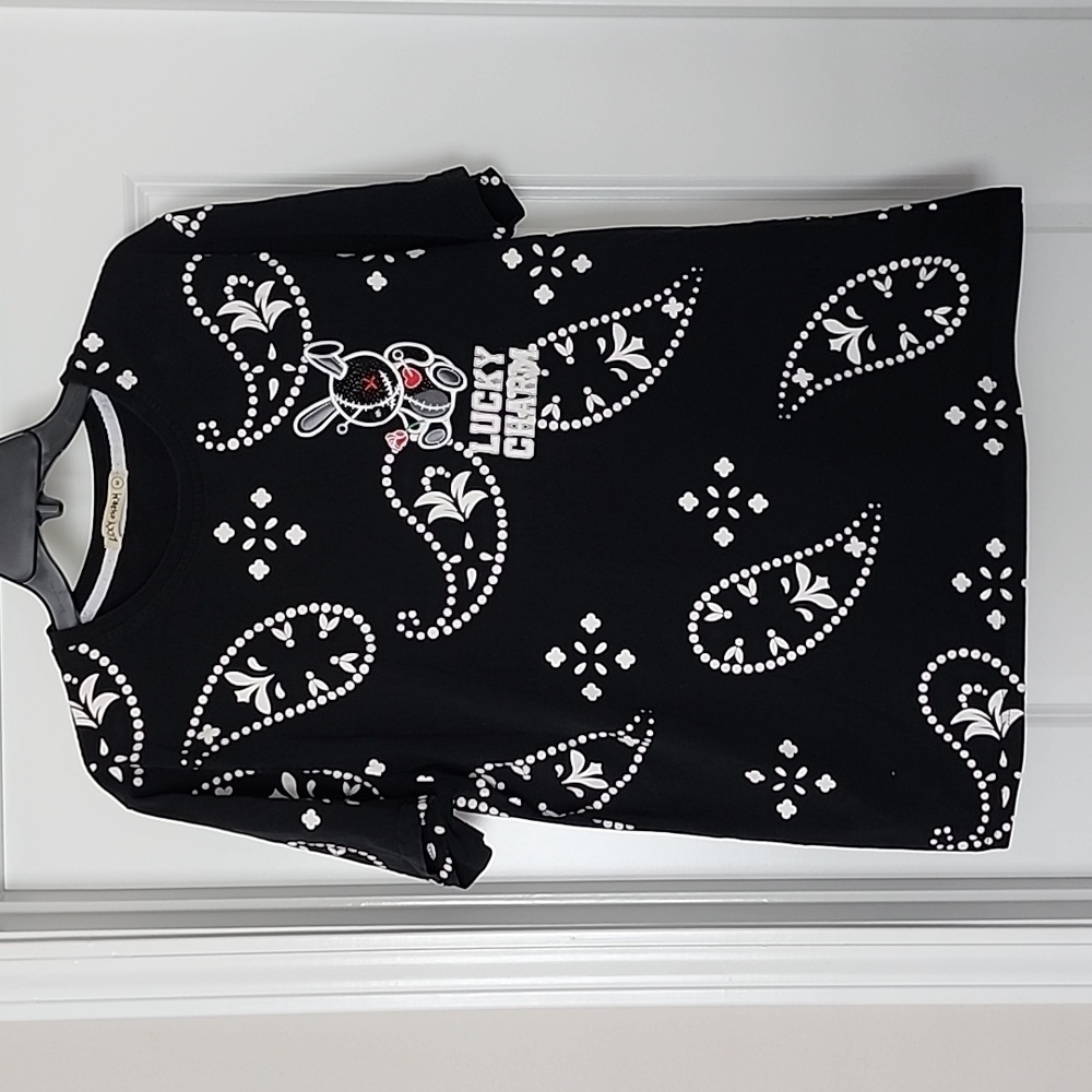 LUCKY CHARM PAISLEY T-SHIRT